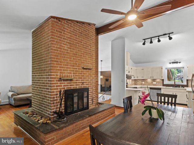 1811 CLAYTON DR, Oxon Hill, MD 20745