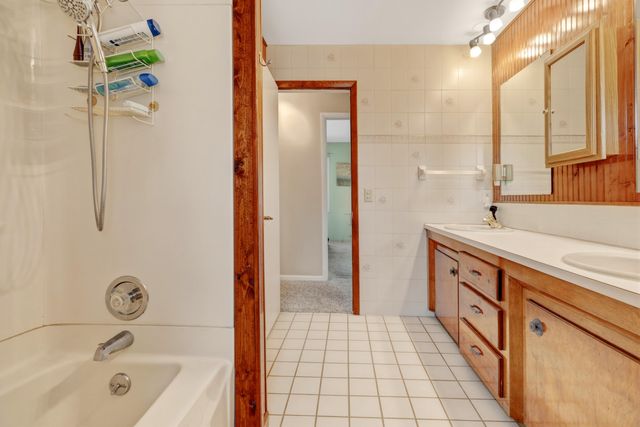 7702 Park Lane Avenue, Georgetown Twp, MI 49428