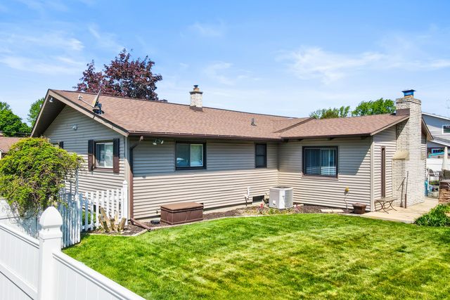 7702 Park Lane Avenue, Georgetown Twp, MI 49428