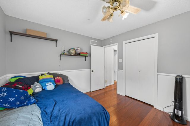 2330 Charles Street N, North Saint Paul, MN 55109