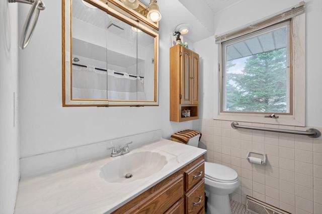 2330 Charles Street N, North Saint Paul, MN 55109