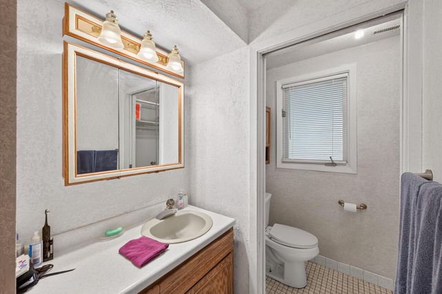 2330 Charles Street N, North Saint Paul, MN 55109