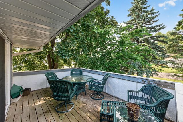2330 Charles Street N, North Saint Paul, MN 55109