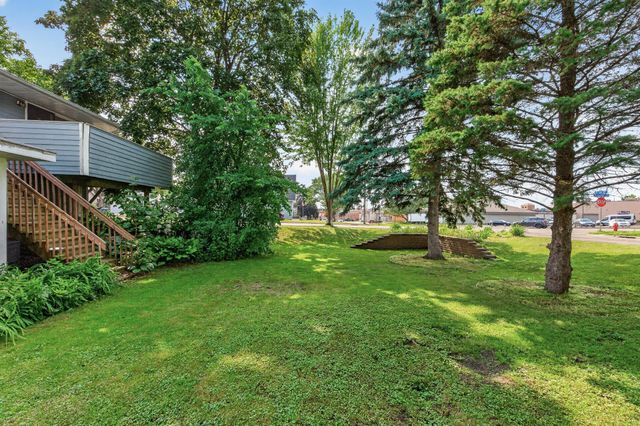 2330 Charles Street N, North Saint Paul, MN 55109