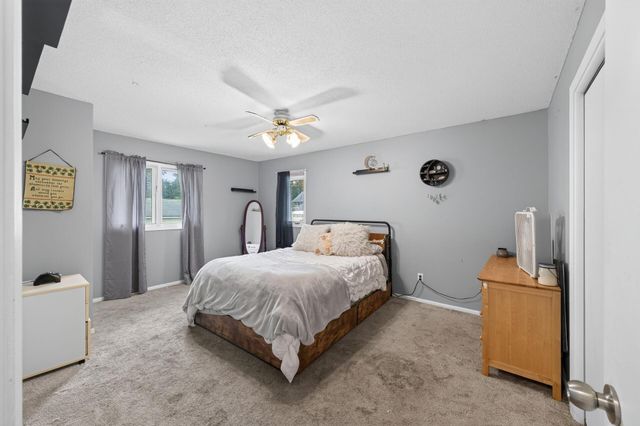 2330 Charles Street N, North Saint Paul, MN 55109