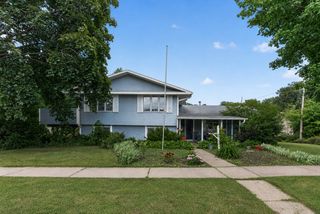 2330 Charles Street N, North Saint Paul, MN 55109