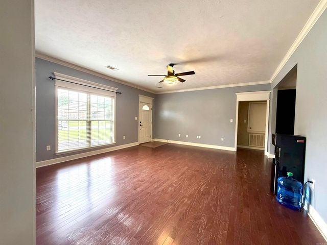84 Rebecca Lane, Searcy, AR 72143