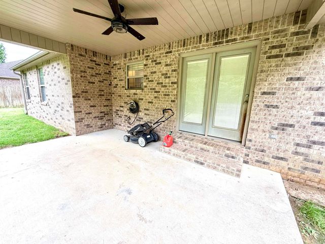 84 Rebecca Lane, Searcy, AR 72143