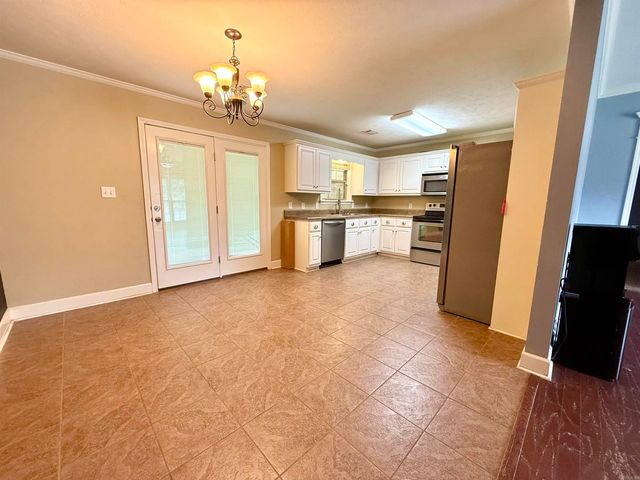 84 Rebecca Lane, Searcy, AR 72143