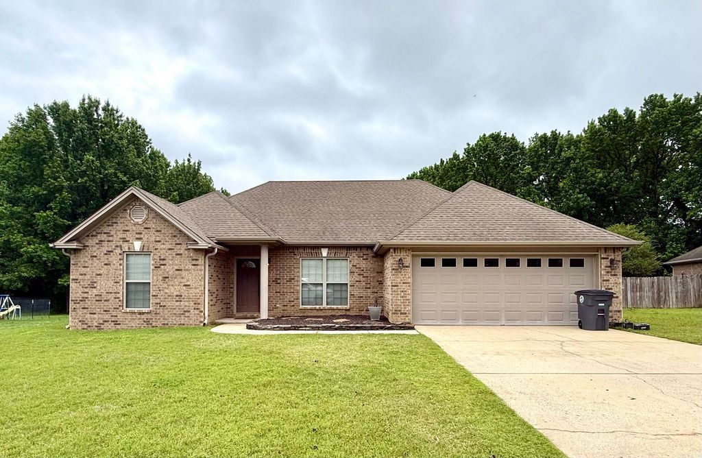 84 Rebecca Lane, Searcy, AR 72143