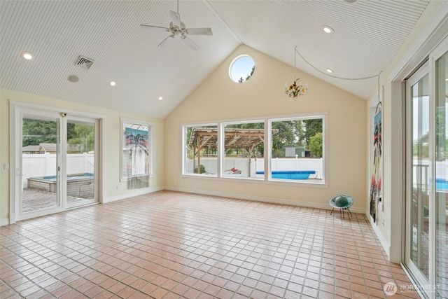 3025 Harrison Avenue, Centralia, WA 98531