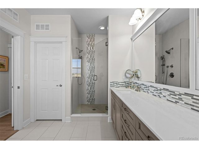 5093 Valentia St, Denver, CO 80238