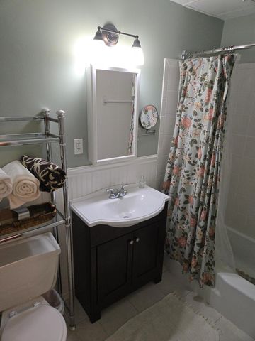 2616 Harriet Avenue 202, Minneapolis, MN 55408