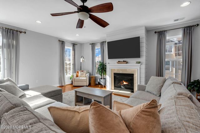 712 Abby Road, Middletown, NJ 07748