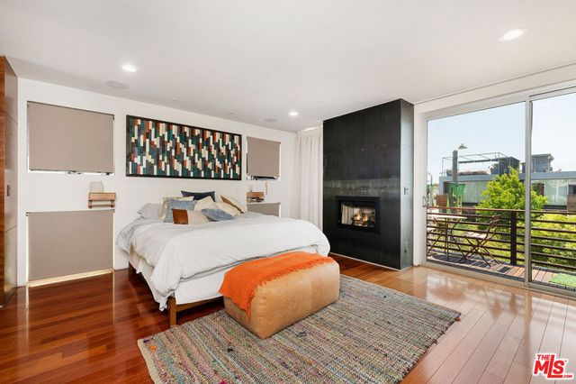 417 Venice Way, Venice, CA 90291