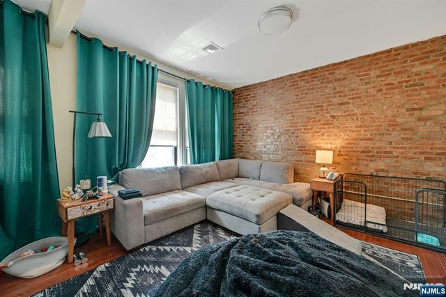 14 Wheeler Street, Montclair, NJ 07042