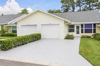 8187 SE Fox Hill Place, Hobe Sound, FL 33455
