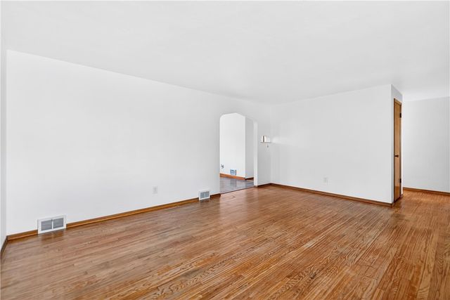 14 Holt Dr, Union Twp, PA 15332