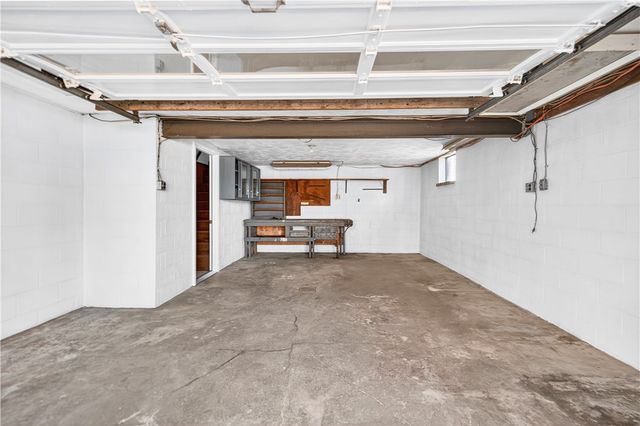 14 Holt Dr, Union Twp, PA 15332