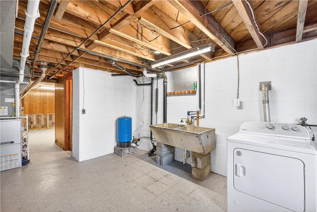 14 Holt Dr, Union Twp, PA 15332