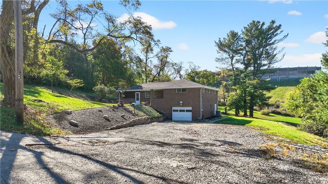 14 Holt Dr, Union Twp, PA 15332