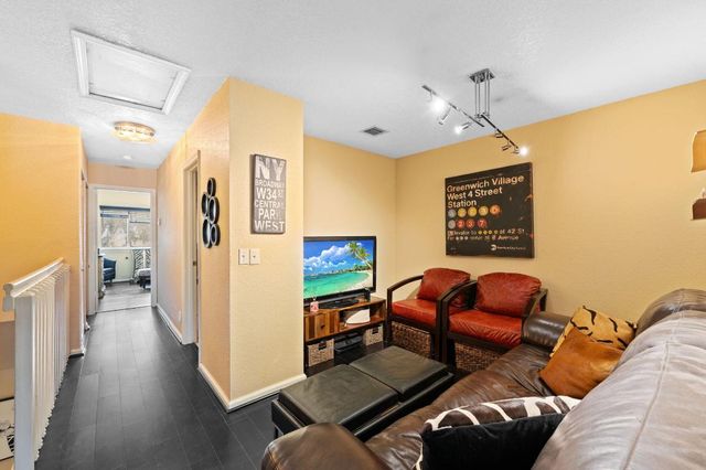 5628 NW 99th Lane, Coral Springs, FL 33076