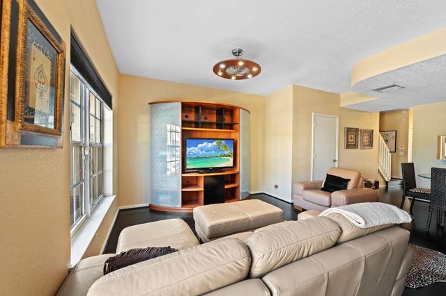 5628 NW 99th Lane, Coral Springs, FL 33076