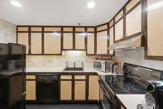 44 Elm Street 109, Worcester, MA 01609