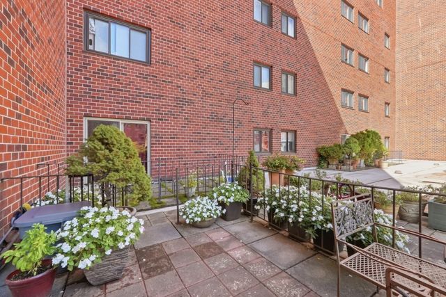 44 Elm Street 109, Worcester, MA 01609