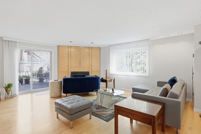44 Elm Street 109, Worcester, MA 01609