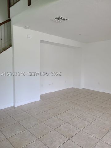 11362 SW 15th St, Pembroke Pines, FL 33025