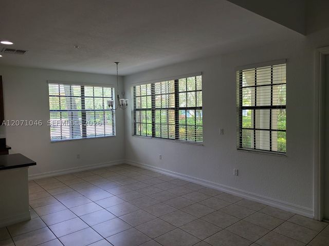 11362 SW 15th St, Pembroke Pines, FL 33025