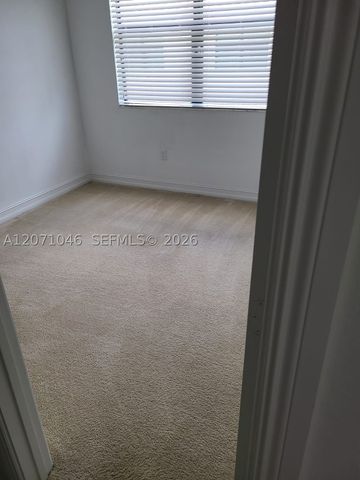 11362 SW 15th St, Pembroke Pines, FL 33025