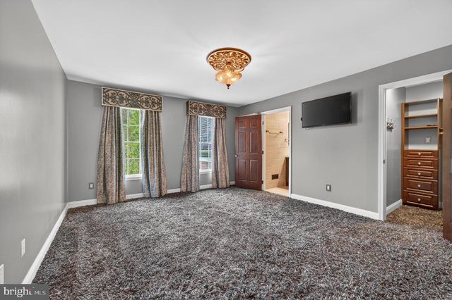 14 BALTUSROL TER, Moorestown, NJ 08057