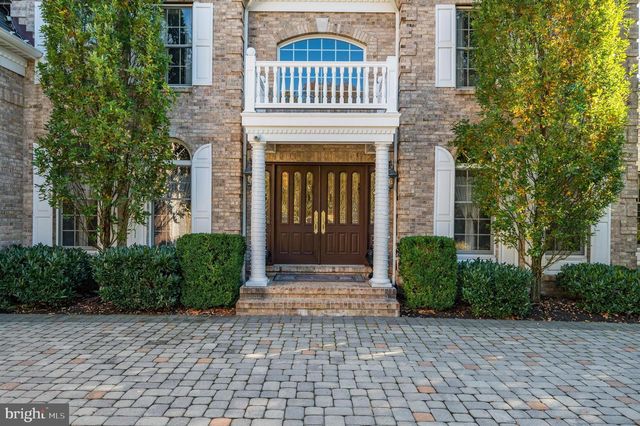 14 BALTUSROL TER, Moorestown, NJ 08057