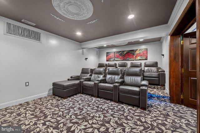 14 BALTUSROL TER, Moorestown, NJ 08057
