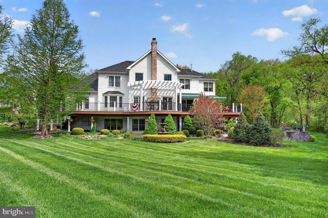 14 BALTUSROL TER, Moorestown, NJ 08057