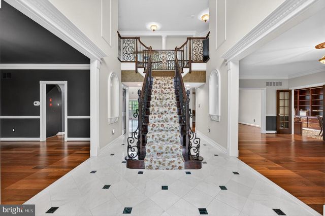 14 BALTUSROL TER, Moorestown, NJ 08057