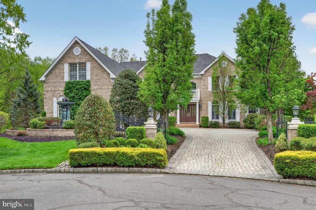 14 BALTUSROL TER, Moorestown, NJ 08057