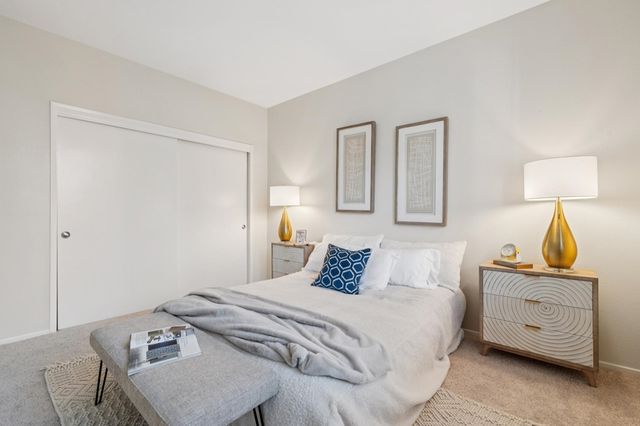 59 Marina Lakes Dr, Richmond, CA 94804