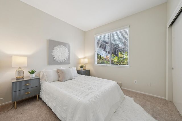 59 Marina Lakes Dr, Richmond, CA 94804