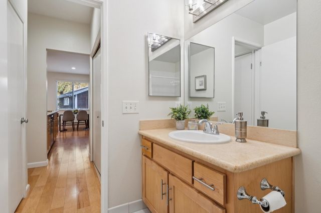 59 Marina Lakes Dr, Richmond, CA 94804