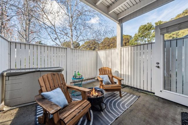 59 Marina Lakes Dr, Richmond, CA 94804