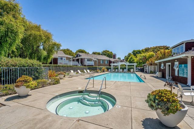 59 Marina Lakes Dr, Richmond, CA 94804