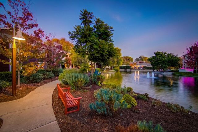 59 Marina Lakes Dr, Richmond, CA 94804