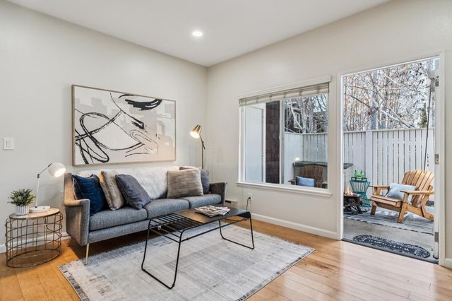 59 Marina Lakes Dr, Richmond, CA 94804