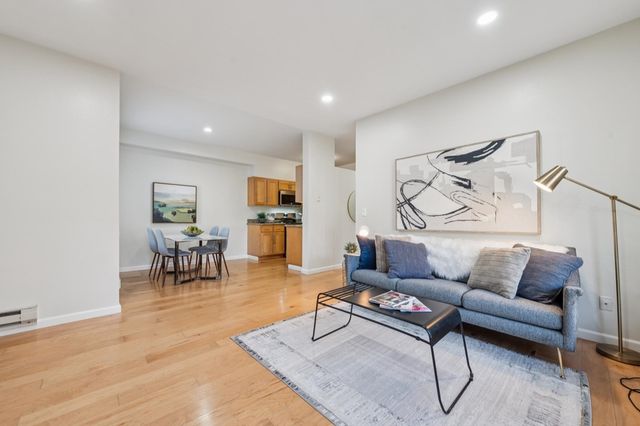 59 Marina Lakes Dr, Richmond, CA 94804