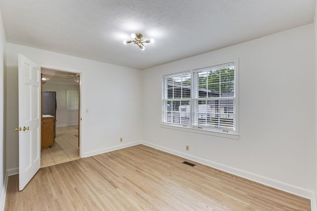 1512 Hadley Ave, Old Hickory, TN 37138