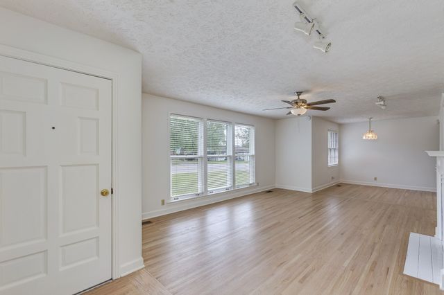 1512 Hadley Ave, Old Hickory, TN 37138