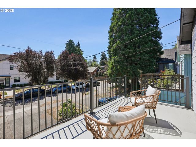 4945 Se OGDEN St, Portland, OR 97206